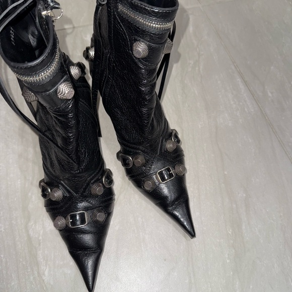 WOMEN'S CAGOLE 90MM BOOTIE IN BLACK - Picture 3 of 9